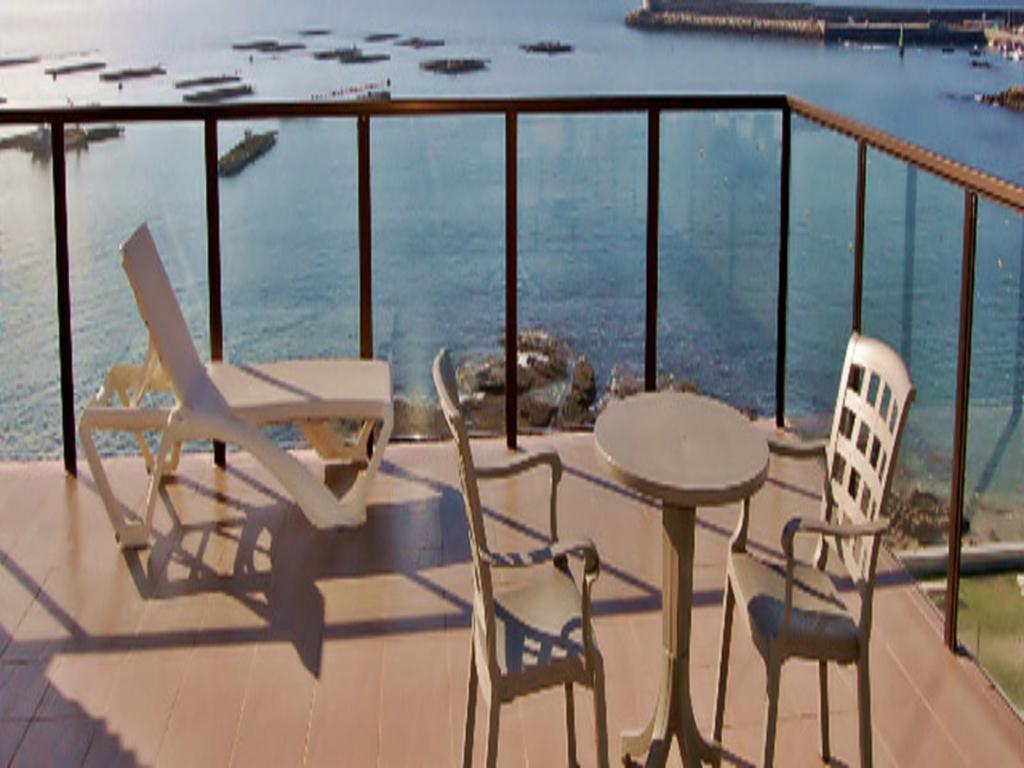 Apartamentos Turisticos Playa De Osmo Corme Exterior foto